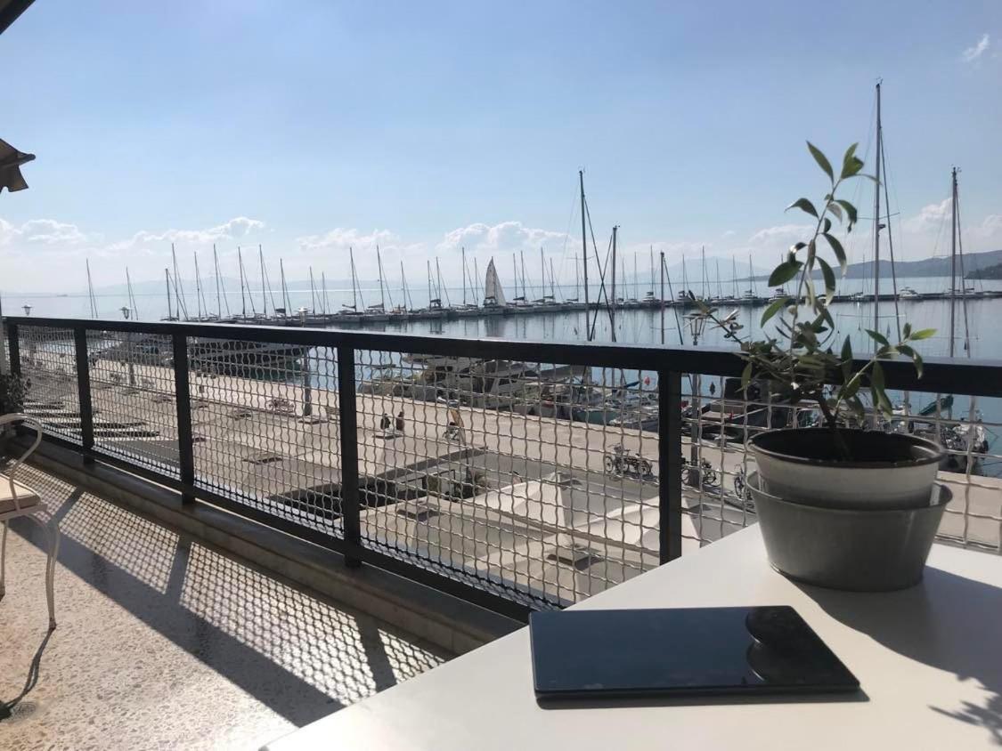 Marine Apartment With Sea & Port View! Волос Экстерьер фото